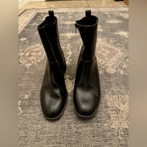 Universal Thread Black Ankle Booties